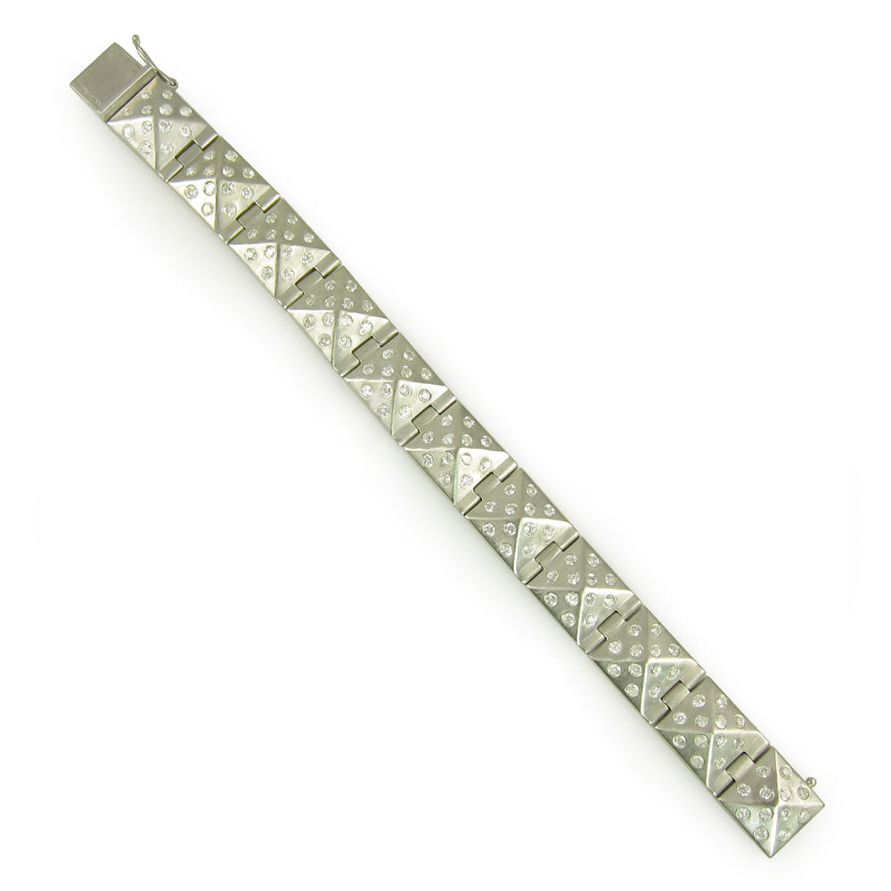 Diamond Pyramid Links