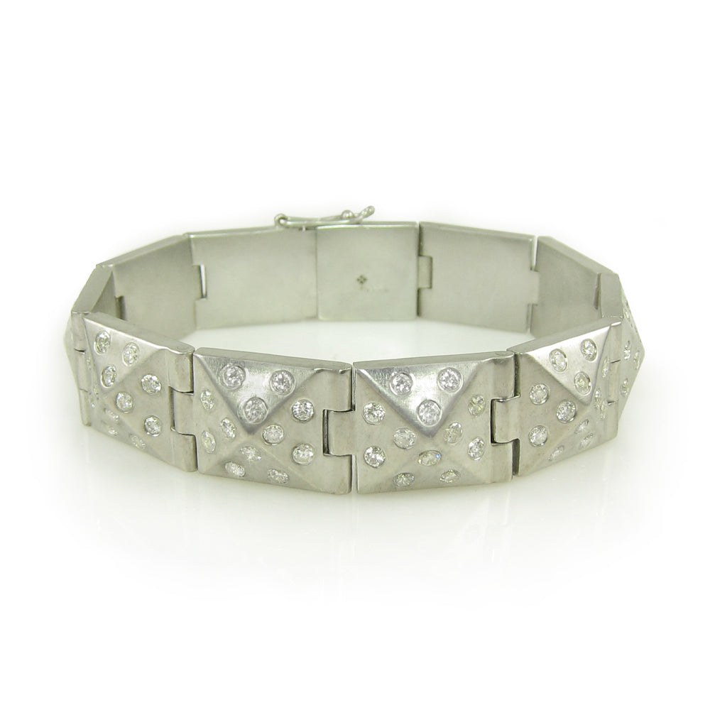 Diamond Pyramid Links